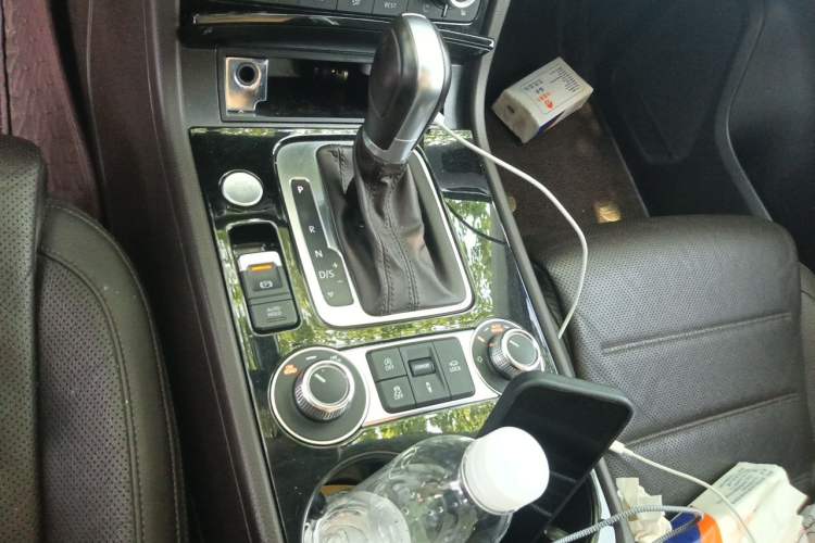 Used Volkswagen Touareg 2017 3.0 TSI Touareg Edition Gear Lever