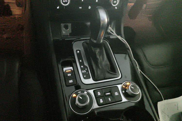 Used Volkswagen Touareg 2017 3.0 TSI Start Edition Gear Lever