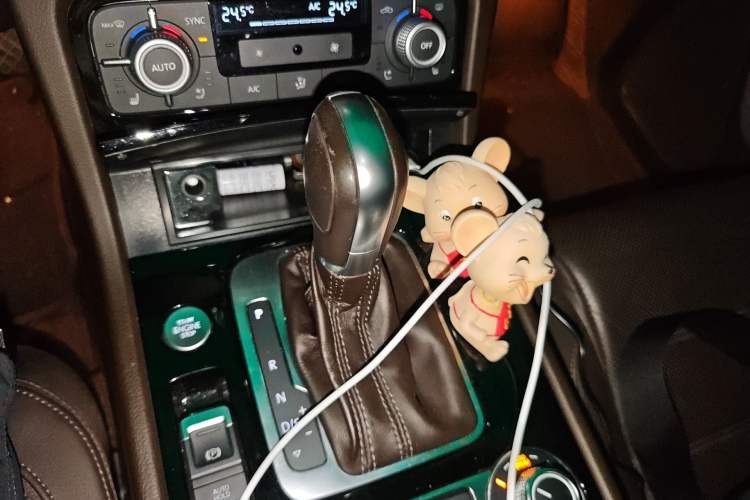 Used Volkswagen Touareg 2017 3.0 TSI Touareg Edition Gear Lever
