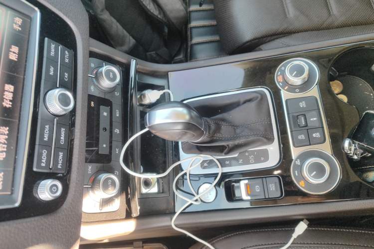 Used Volkswagen Touareg 2017 3.0 TSI Touareg Model Gear Lever