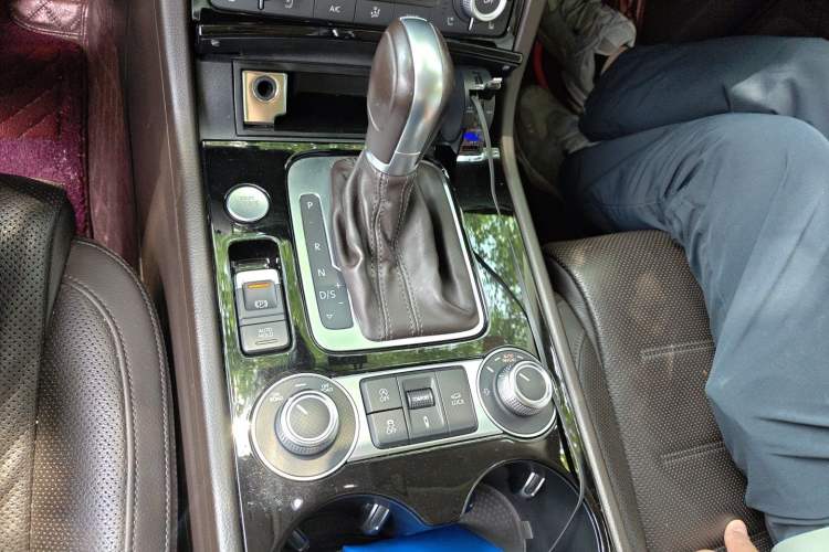 Used Volkswagen Touareg 2017 3.0 TSI Touareg Edition Gear Lever