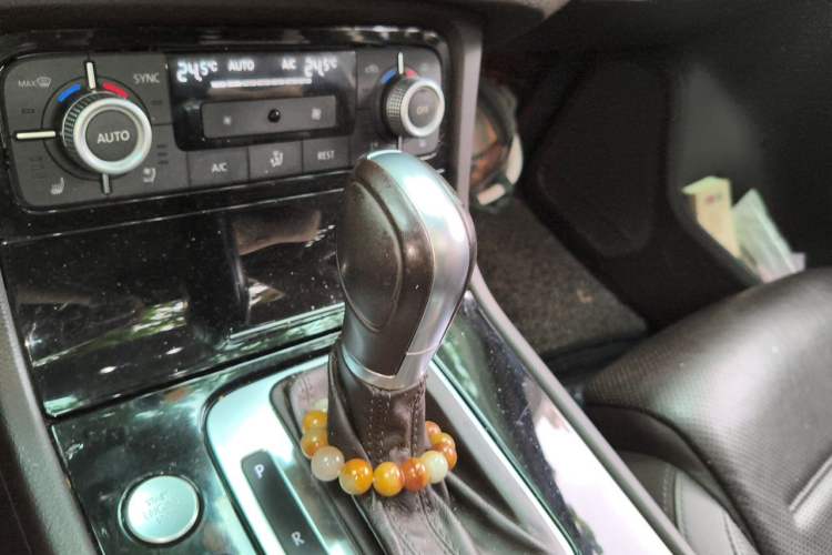 Used Volkswagen Touareg 2017 3.0 TSI Touareg Edition Gear Lever