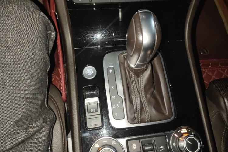 Used Volkswagen Touareg 2017 3.0 TSI Touareg Edition Gear Lever