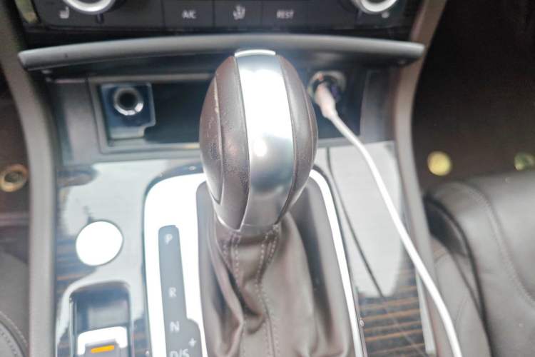 Used Volkswagen Touareg  Gear Lever