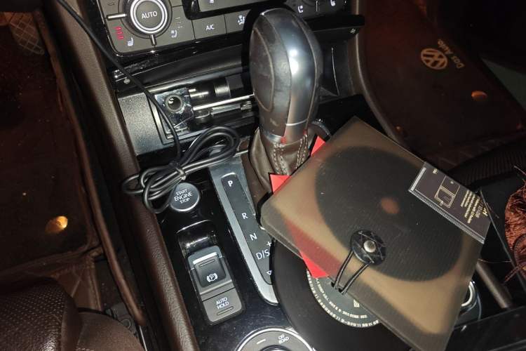 Used Volkswagen Touareg 2017 3.0 TSI Touareg Model Gear Lever