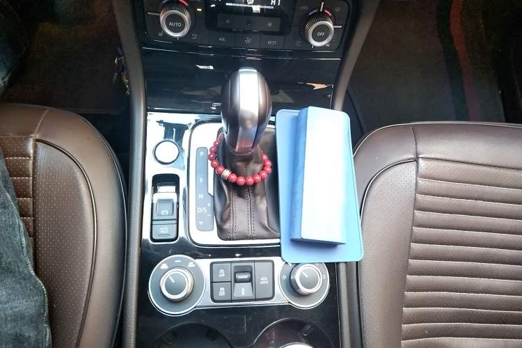 Used Volkswagen Touareg 2017 3.0 TSI Touareg Model Gear Lever