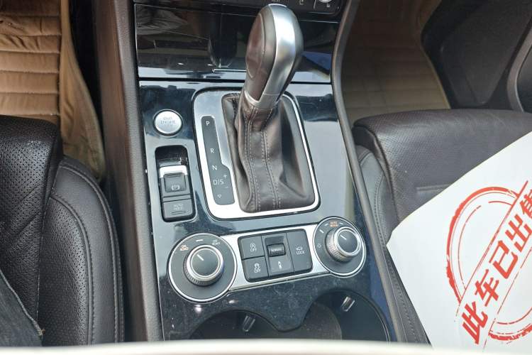 Used Volkswagen Touareg 2017 3.0 TSI Touareg Edition Gear Lever