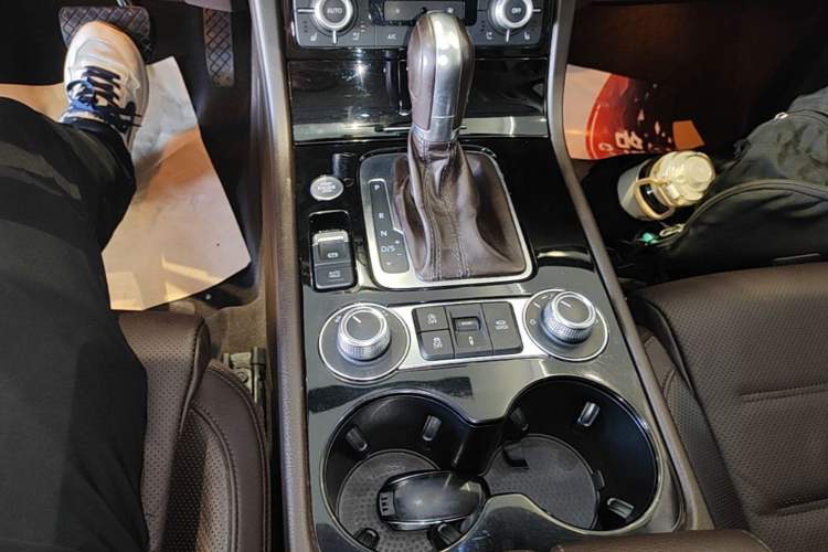 Used Volkswagen Touareg 2017 3.0 TSI Touareg Edition Gear Lever