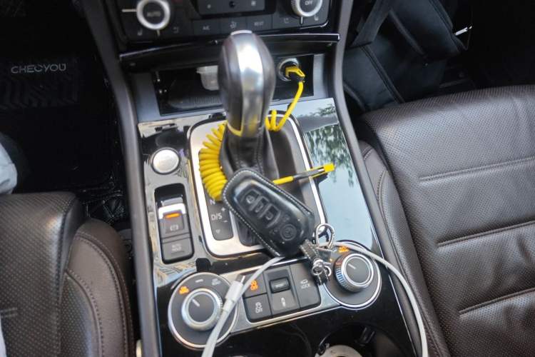 Used Volkswagen Touareg 2017 3.0 TSI Touareg Edition Gear Lever
