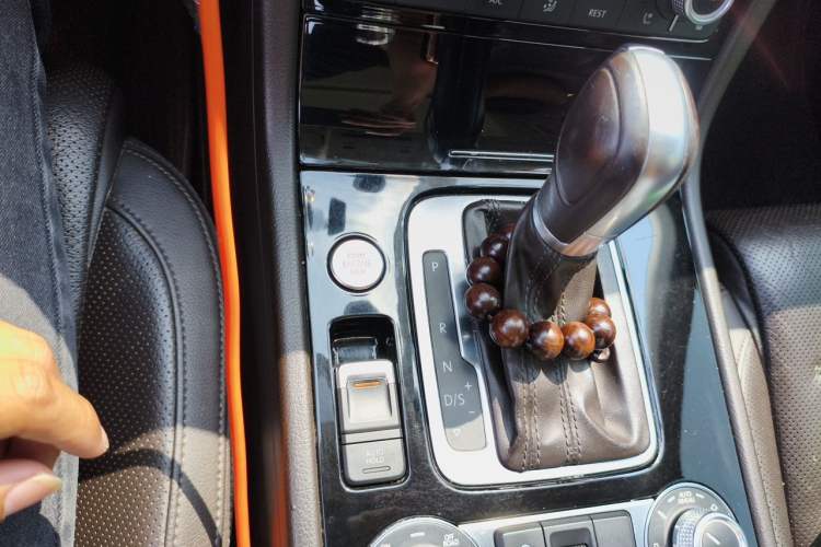 Used Volkswagen Touareg 2017 3.0 TSI Touareg Edition Gear Lever