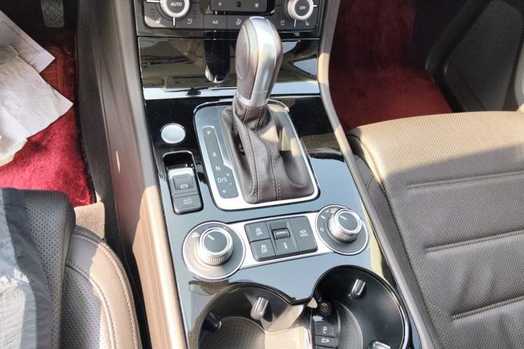 Used Volkswagen Touareg 2017 3.0 TSI Yuyue Model Gear Lever