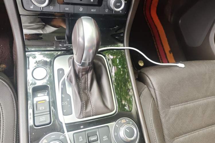 Used Volkswagen Touareg 2017 3.0 TSI Touareg Edition Gear Lever