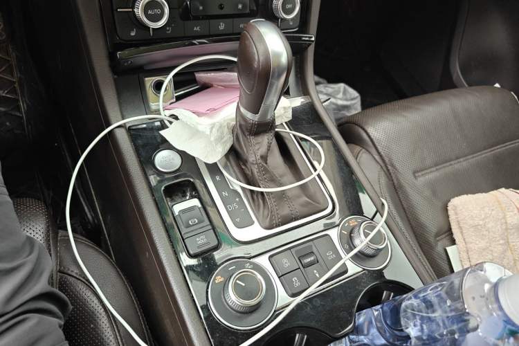 Used Volkswagen Touareg 2017 3.0 TSI Touareg Edition Gear Lever