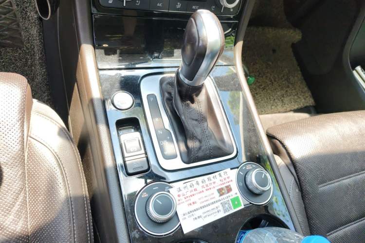 Used Volkswagen Touareg 2017 3.0 TSI Touareg Edition Gear Lever
