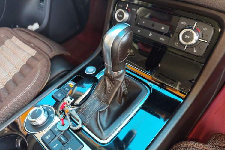 Used Volkswagen Touareg 2017 3.0 TSI Touareg Edition Gear Lever