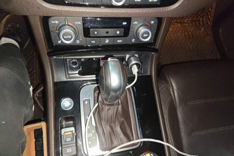 Used Volkswagen Touareg 2017 3.0 TSI Touareg Edition Gear Lever