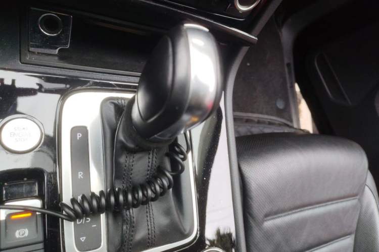 Used Volkswagen Touareg 2017 3.0 TSI Touareg Model Gear Lever