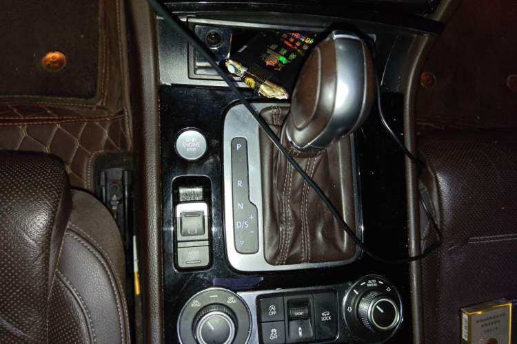Used Volkswagen Touareg 2017 3.0 TSI Touareg Edition Gear Lever