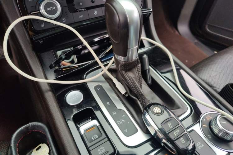 Used Volkswagen Touareg 2017 3.0 TSI Touareg Model Gear Lever