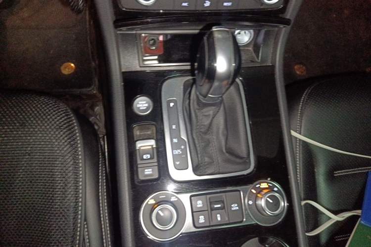 Used Volkswagen Touareg  Gear Lever