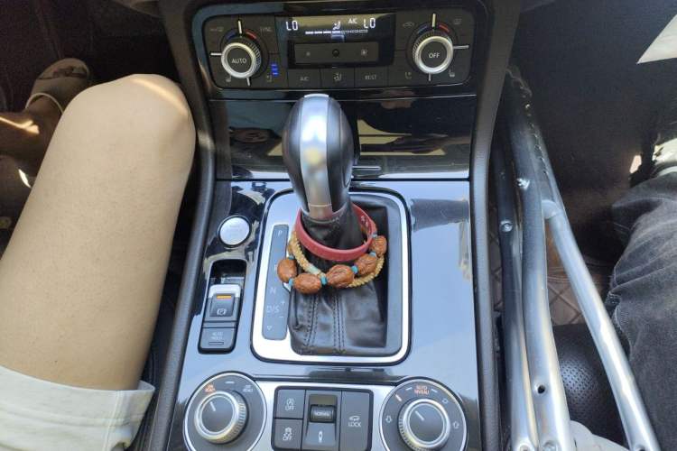 Used Volkswagen Touareg 2017 3.0 TSI Touareg Edition Gear Lever