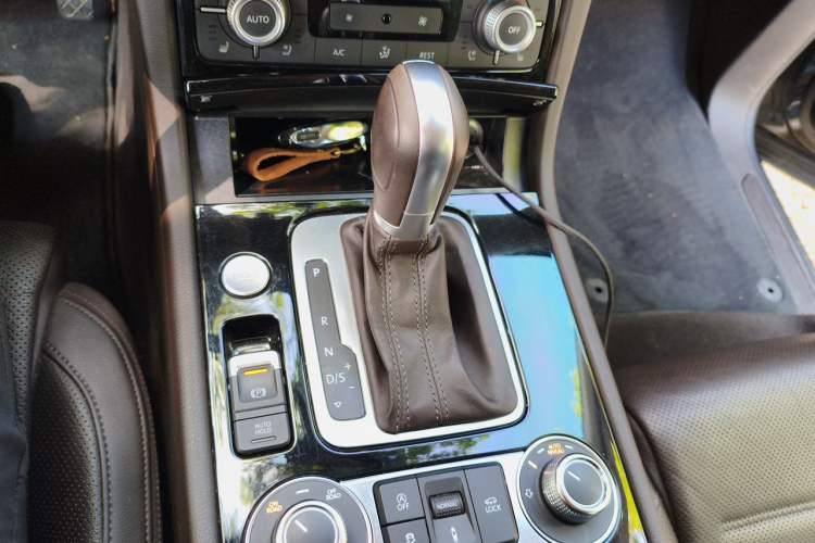 Used Volkswagen Touareg 2017 3.0 TSI Touareg Model Gear Lever