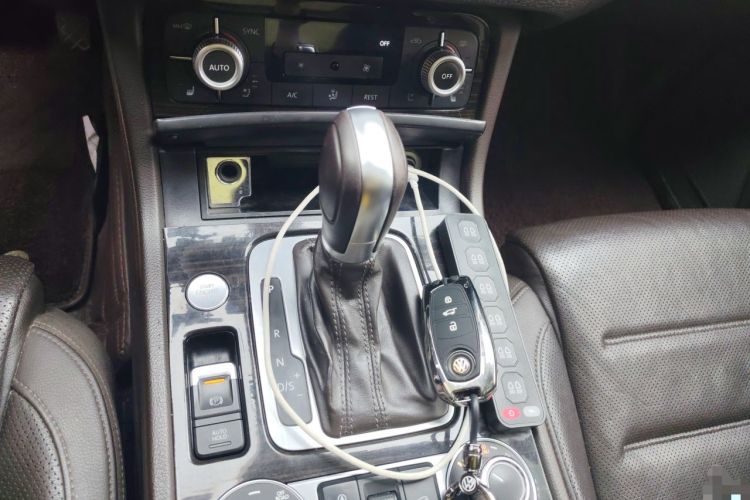 Used Volkswagen Touareg 2017 3.0 TSI Yuyue Model Gear Lever