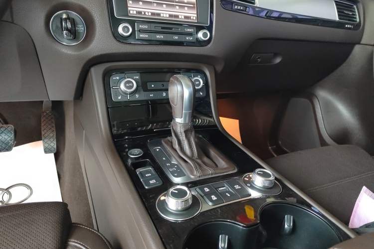 Used Volkswagen Touareg 2017 3.0 TSI Touareg Model Gear Lever