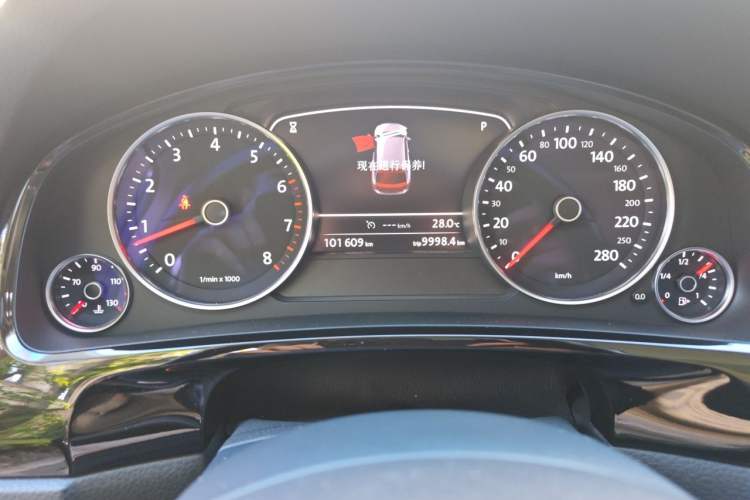 Used Volkswagen Touareg 2017 3.0 TSI Start Edition Instrument Cluster