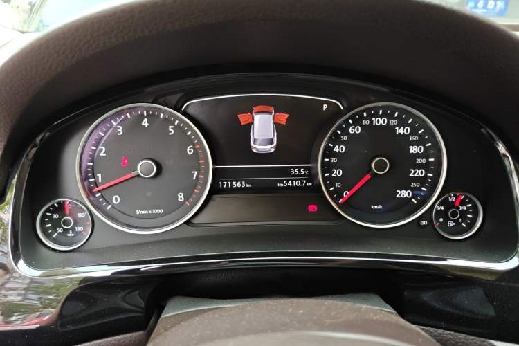 Used Volkswagen Touareg 2017 3.0 TSI Touareg Model Instrument Cluster
