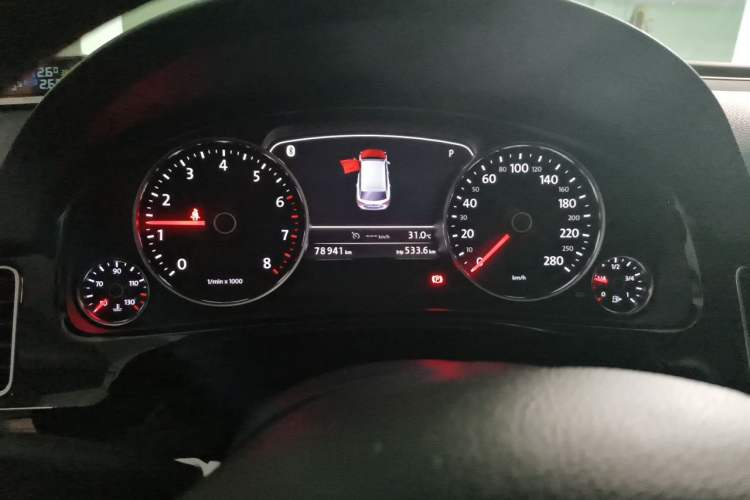 Used Volkswagen Touareg 2017 3.0 TSI Start Edition Instrument Cluster