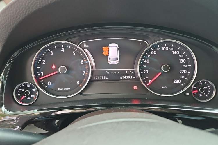 Used Volkswagen Touareg 2017 3.0 TSI Touareg Edition Instrument Cluster