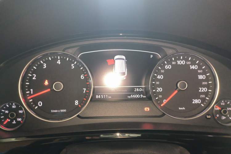 Used Volkswagen Touareg 2017 3.0 TSI Touareg Edition Instrument Cluster
