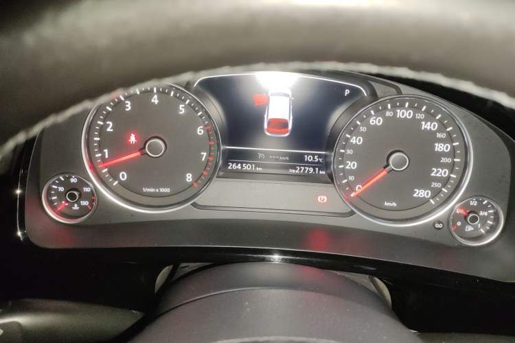 Used Volkswagen Touareg 2017 3.0 TSI Start Edition Instrument Cluster