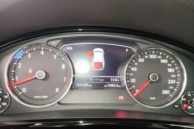 Used Volkswagen Touareg 2017 3.0 TSI Start Edition Instrument Cluster