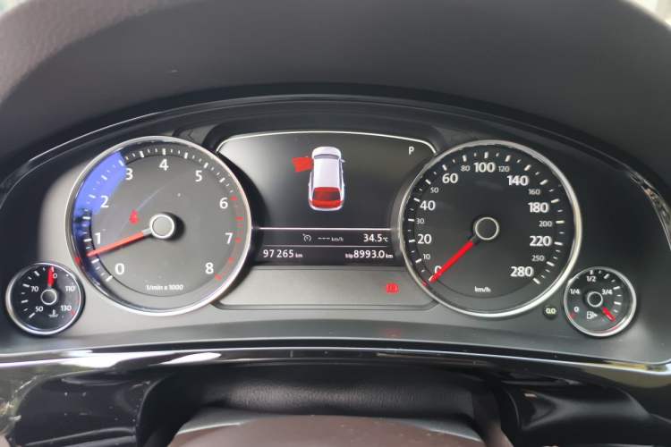 Used Volkswagen Touareg 2017 3.0 TSI Expedition Edition Instrument Cluster