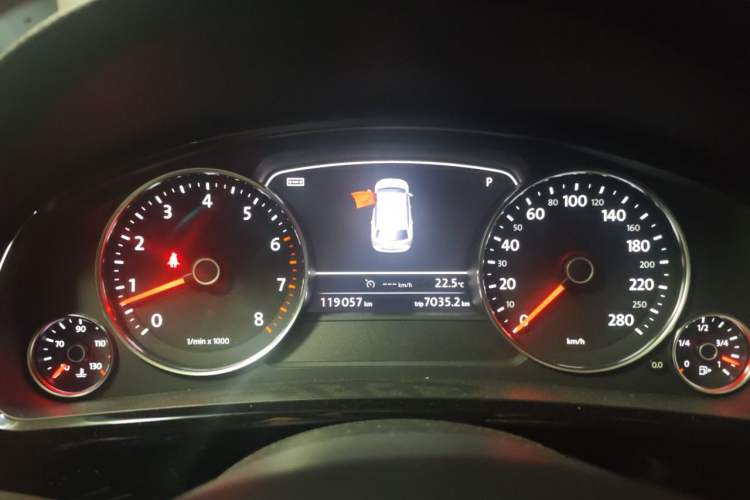 Used Volkswagen Touareg 2017 3.0 TSI Touareg Edition Instrument Cluster
