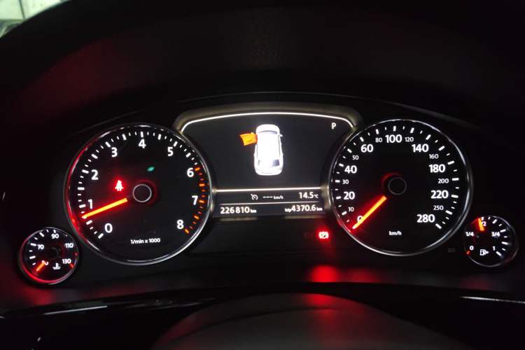 Used Volkswagen Touareg 2017 3.0 TSI Touareg Edition Instrument Cluster