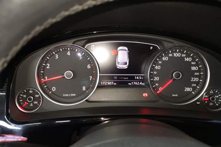 Used Volkswagen Touareg 2017 3.0 TSI Start Edition Instrument Cluster