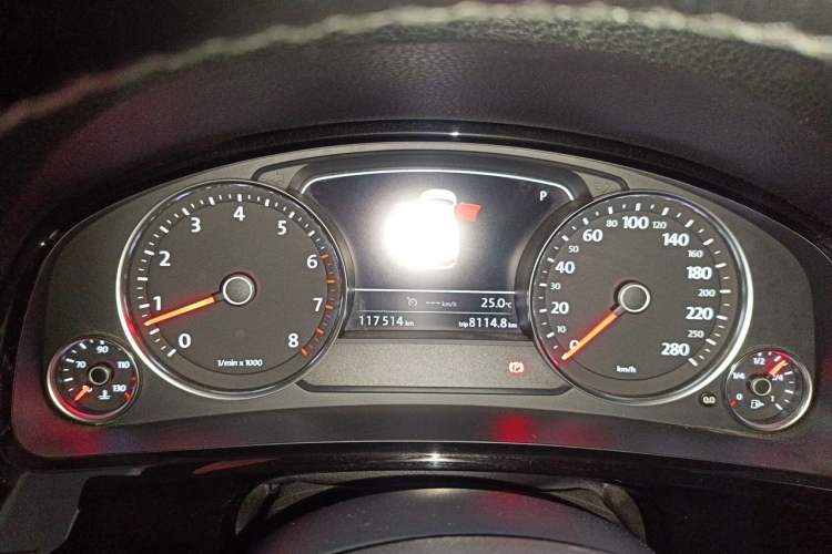 Used Volkswagen Touareg  Instrument Cluster