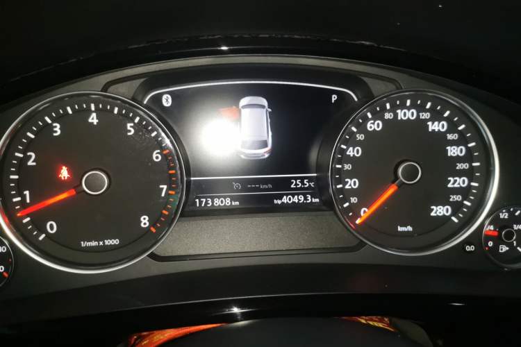 Used Volkswagen Touareg 2017 3.0 TSI Executive Edition Instrument Cluster