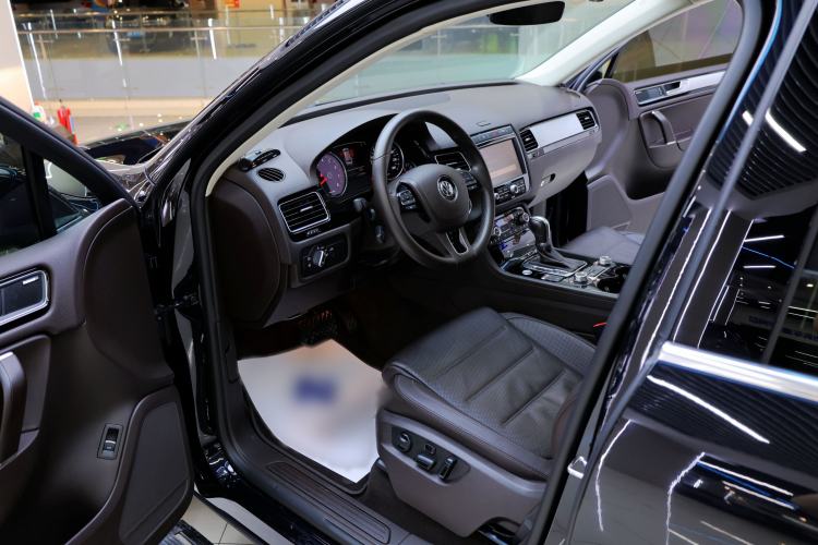 Used Volkswagen Touareg 2017 3.0 TSI Touareg Edition Interior 1