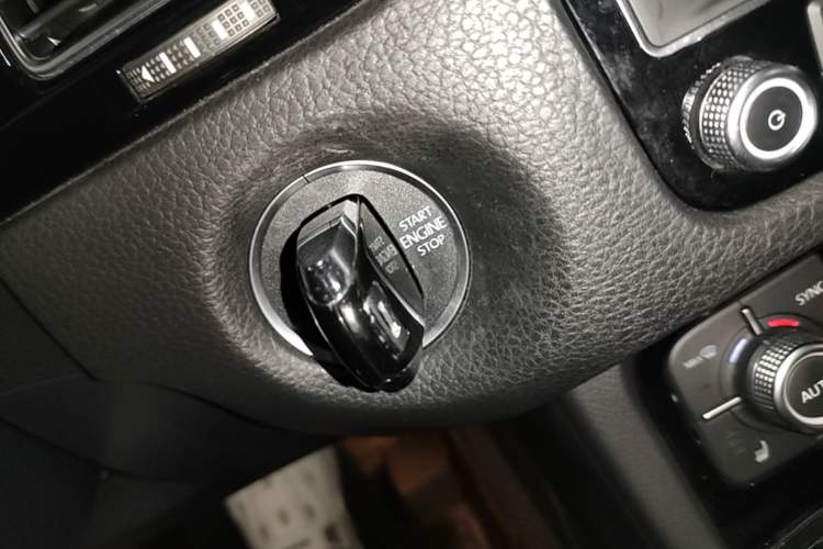 Used Volkswagen Touareg 2017 3.0 TSI Touareg Model Interior 1