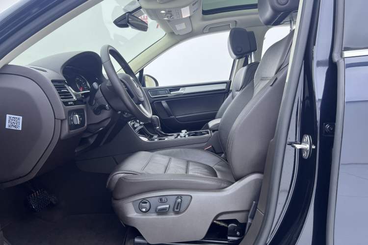 Used Volkswagen Touareg 2017 3.0 TSI Touareg Edition Interior 1