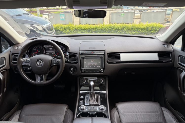 Used Volkswagen Touareg 2017 3.0 TSI Touareg Model Interior 1
