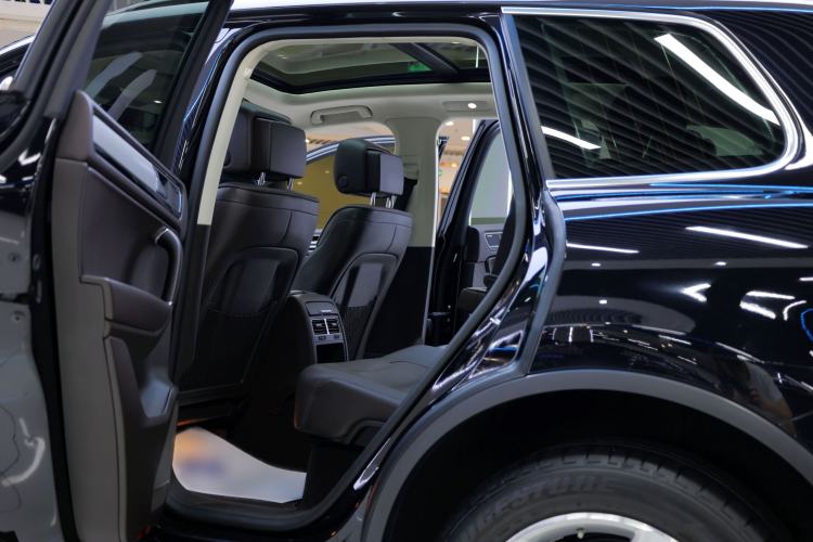 Used Volkswagen Touareg 2017 3.0 TSI Touareg Edition Interior 12
