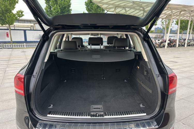 Used Volkswagen Touareg 2017 3.0 TSI Touareg Edition Interior 12