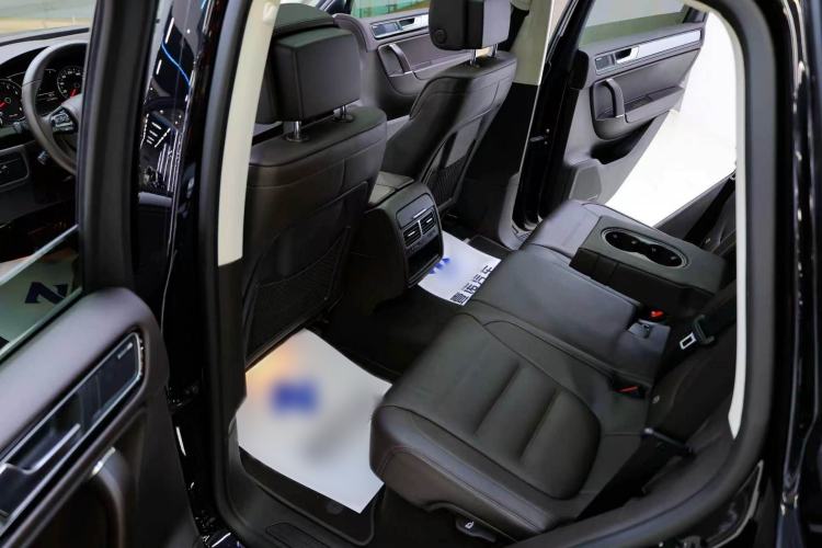 Used Volkswagen Touareg 2017 3.0 TSI Touareg Edition Interior 14