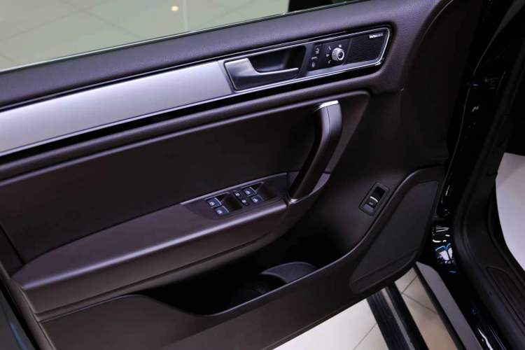 Used Volkswagen Touareg 2017 3.0 TSI Touareg Edition Interior 2