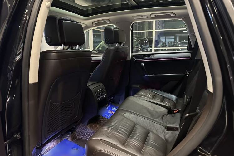 Used Volkswagen Touareg 2017 3.0 TSI Touareg Model Interior 2
